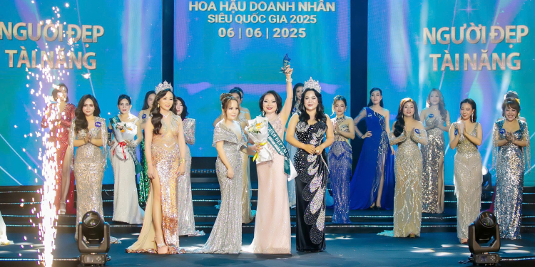 Hoa hậu Nhỏ Hằng xuất hiện ấn tượng tại đêm chung kết Hoa hậu Doanh nhân Siêu Quốc Gia 2025