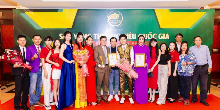 Ca sĩ Mai Thanh Trúc gây ấn tượng tại Lễ công bố “Sao Vàng Thương Hiệu Quốc Gia 2025”