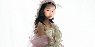 THIÊN THẦN NHỎ HANNA NGỌC ANH GÂY ẤN TƯỢNG TRONG BST “THE RADIANT PETALS” CỦA NTK TRINH CHÂU