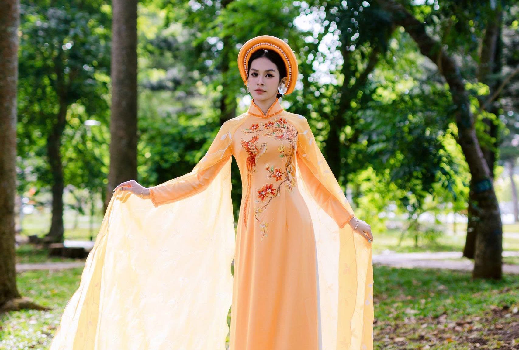 NTK Trung Beret chọn Quán quân Nguyễn Bảo Ngọc làm “nàng thơ” trong thiết kế áo dài độc bản