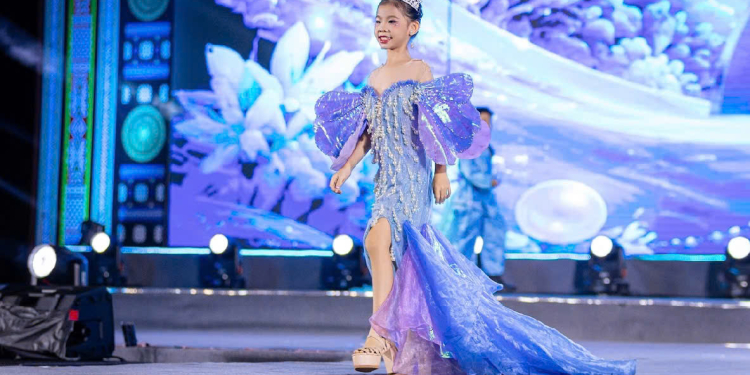 Nguyễn Kim Khánh Hà – “Nàng thơ” đất Cảng giữ vai trò First Face tại chương trình thời trang “Hương Rừng Sắc Biển” (Đắk Lắk 2026)