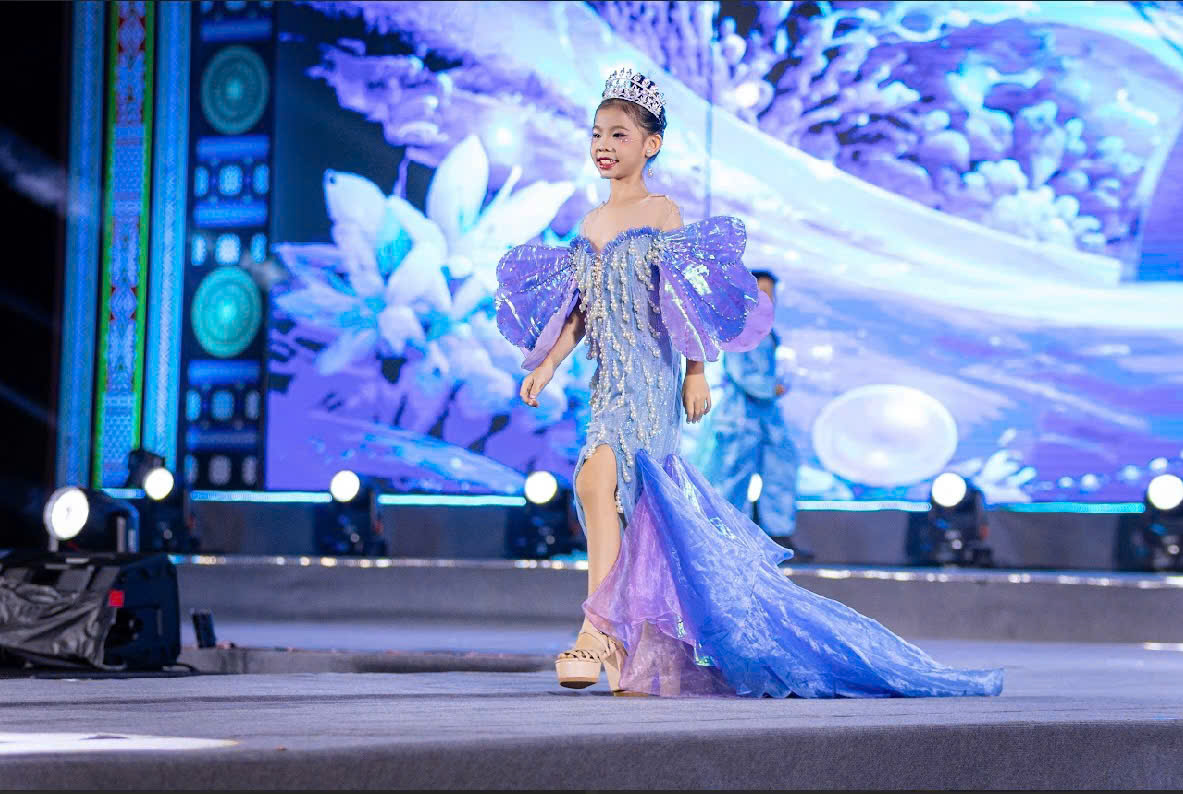 Nguyễn Kim Khánh Hà – “Nàng thơ” đất Cảng giữ vai trò First Face tại chương trình thời trang “Hương Rừng Sắc Biển” (Đắk Lắk 2026)